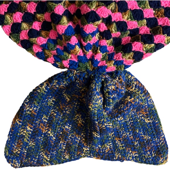 Fun Handknit Crocheted Mermaid Tail Afghan Blanket Adult Size - Picture 4 of 11